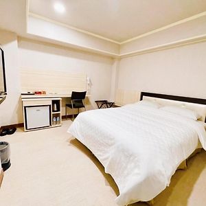Classic Double Room No Window